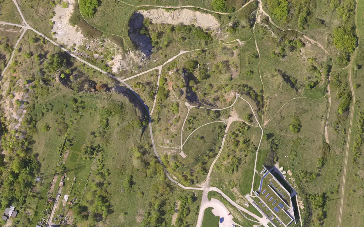 The quarry seen from above, with the drone's flight path and the 225 places it took a photo drawn over it.